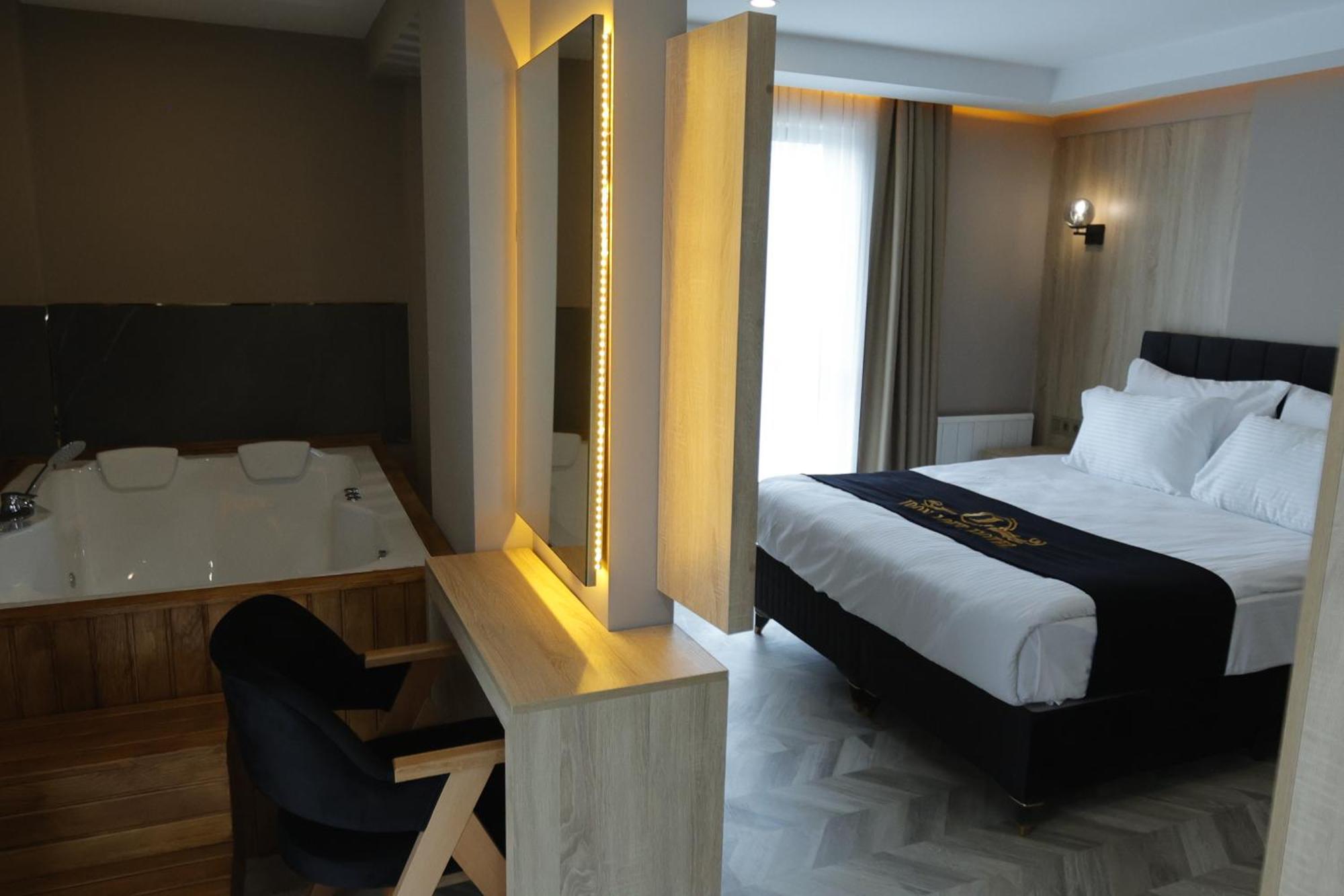 Iron Loft Hotel 伊斯帕尔塔 外观 照片